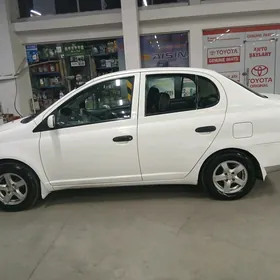 Toyota Echo 2000