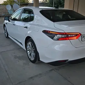 Toyota Camry 2021