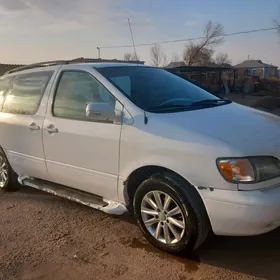 Toyota Sienna 2000