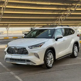 Toyota Highlander 2021