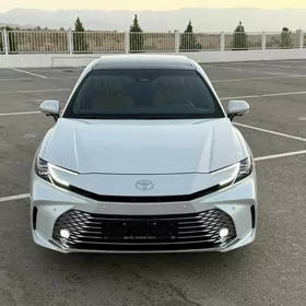 Toyota Camry 2025