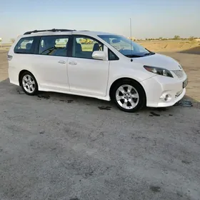 Toyota Sienna 2014