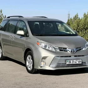 Toyota Sienna 2015