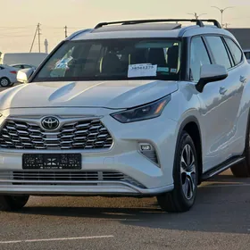Toyota Highlander 2021