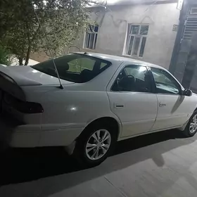 Toyota Camry 2000