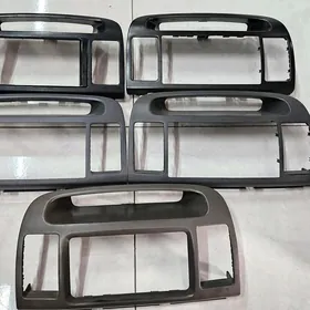 Ramka Camry morda