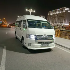Toyota Hiace 2005