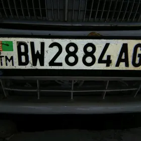 mashynyn̈ nomeri yitdi.