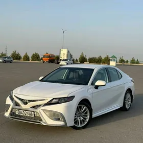Toyota Camry 2021