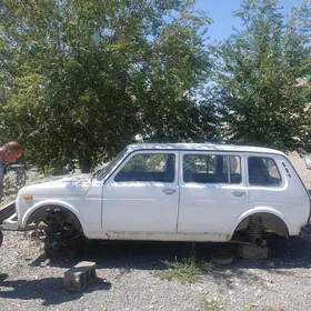 Lada Niva 1998