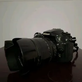 Nikon 7100