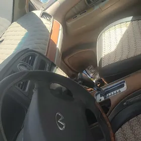 Infiniti QX4 2003