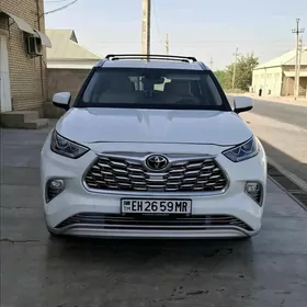 Toyota Highlander 2022