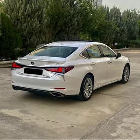 Lexus ES 350 2019