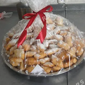 Pekar işgär gerek