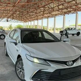 Toyota Camry 2024
