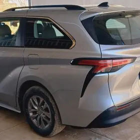 Toyota Sienna 2021