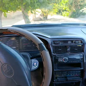 Toyota Corona 1998