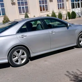 Toyota Camry 2011
