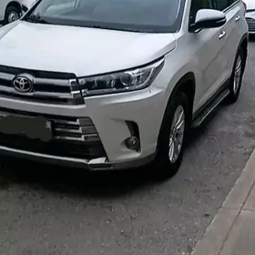 Toyota Highlander 2019