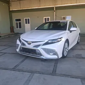 Toyota Camry 2020
