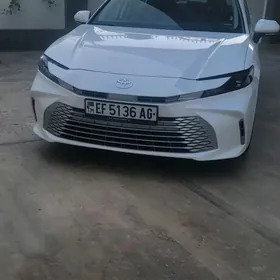 Toyota Camry 2025