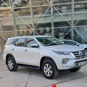 Toyota Fortuner 2024