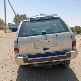 Infiniti QX4 1999