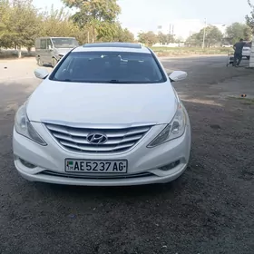 Hyundai Sonata 2011