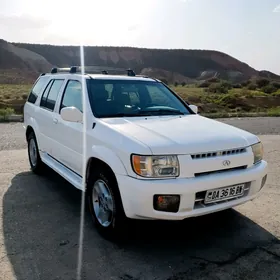Infiniti QX4 2003