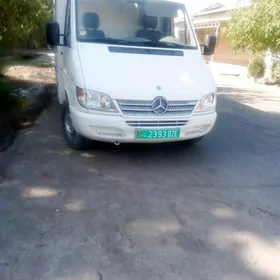 Mercedes-Benz Sprinter 2009