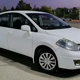 Nissan Versa 2010