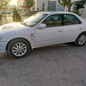 Toyota Camry 2001