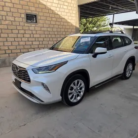 Toyota Highlander 2021