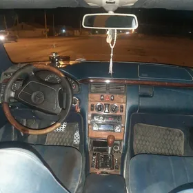 Mercedes-Benz 230E 1998