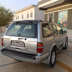 Nissan Pathfinder 1998