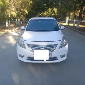 Nissan Versa 2012
