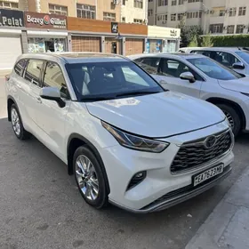 Toyota Highlander 2020