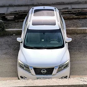 Nissan Pathfinder 2014