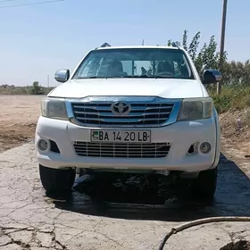 Toyota Hilux 2013