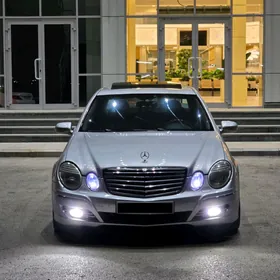 Mercedes-Benz E320 2003