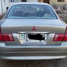 Mitsubishi Diamante 1995