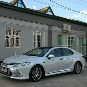 Toyota Camry 2021