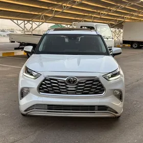 Toyota Highlander 2021