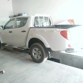 Mitsubishi L200 2007