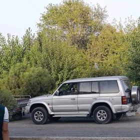 Mitsubishi Pajero 1994