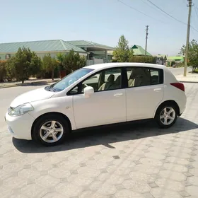 Nissan Tiida 2006