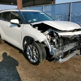 Toyota Highlander 2021