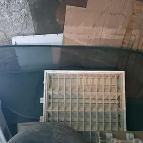 Maşynyň setkasy satlyk