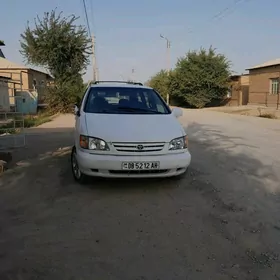 Toyota Sienna 2000